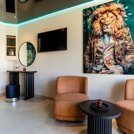 Secret Lion - - Terrasse Sud - Garage - Climatisation - Village Naturiste * Agde